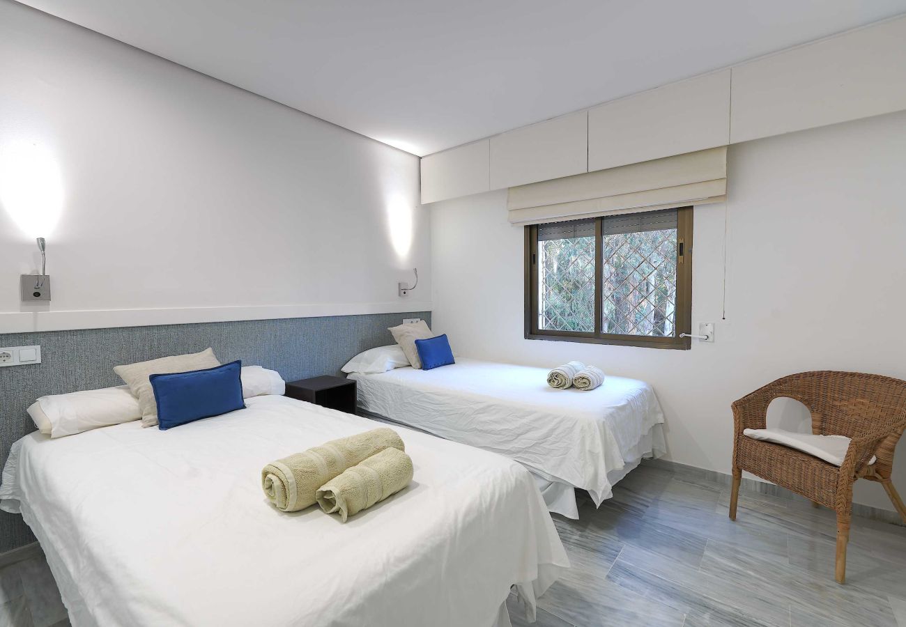Apartamento en Marbella - 1104 Charming Beachfront Apartment on Golden Beach