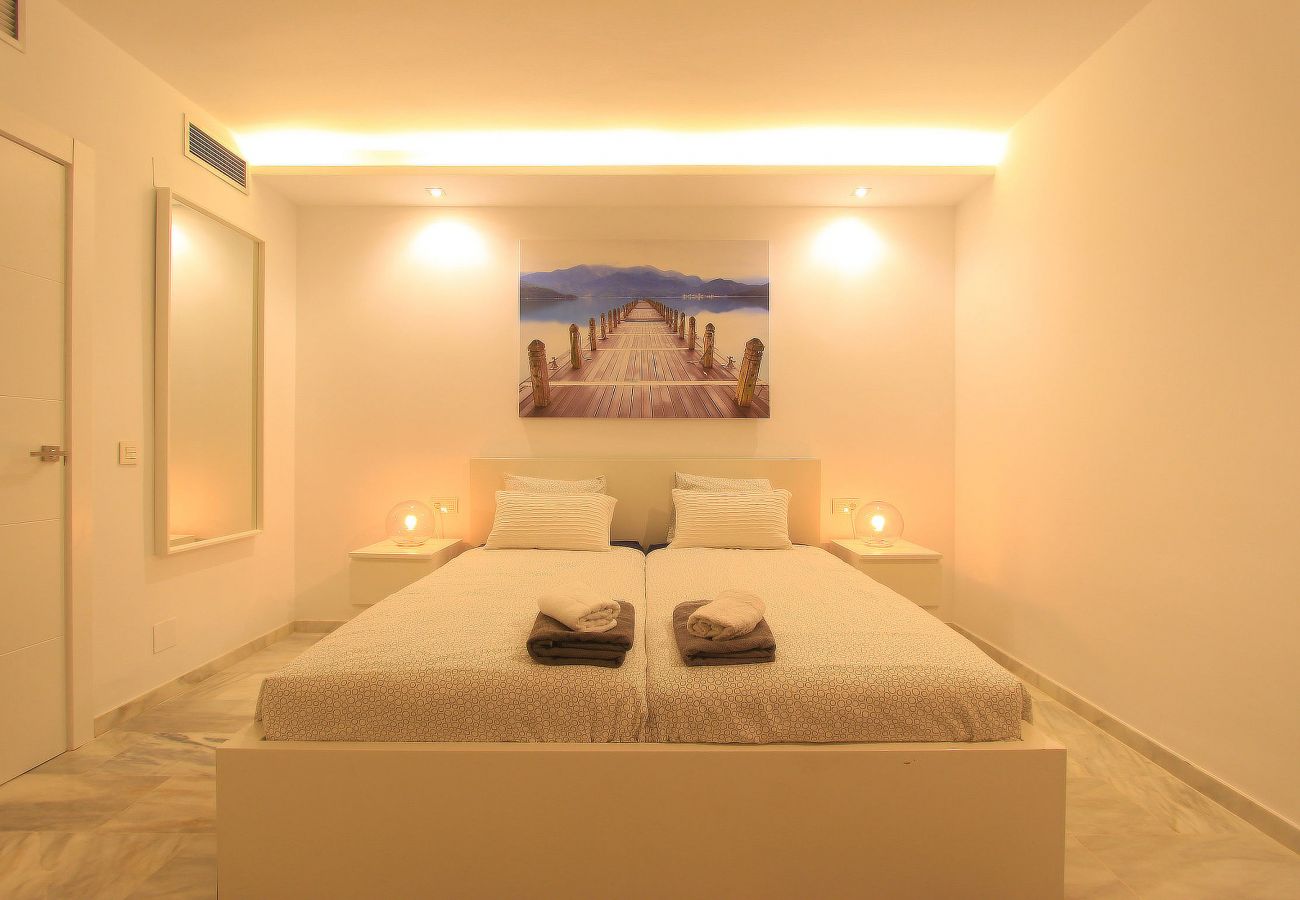 Apartamento en Marbella - 1108 Elegant Golden Beach Apartments with sea View