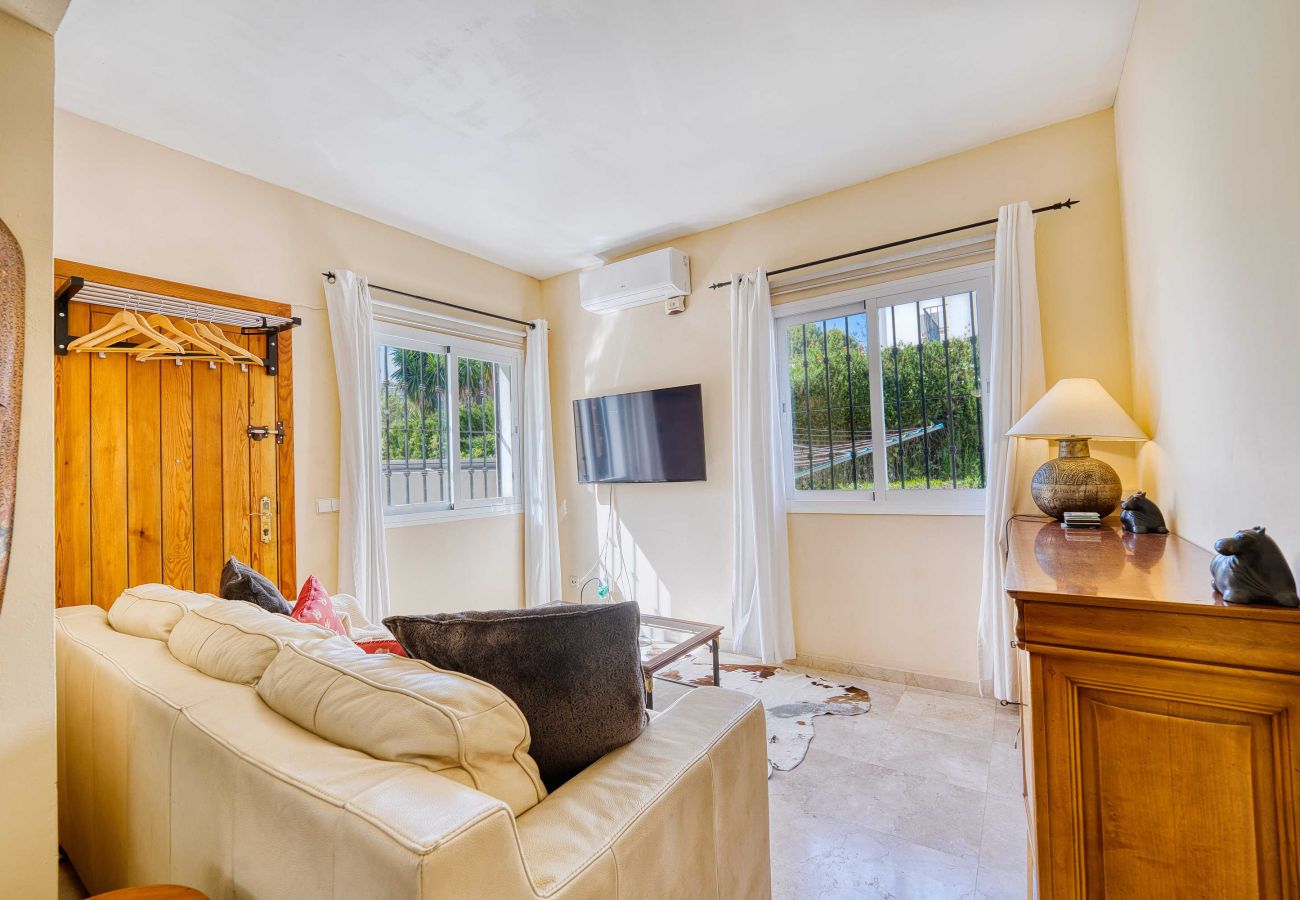 Villa en Estepona - 1106 Luxurious Family Villa with Heated Pool