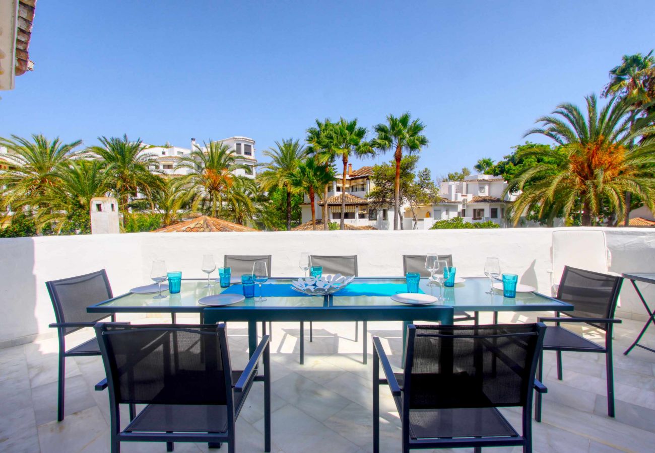 Apartamento en Marbella - 1093 Beachfront Luxury at Golden Beach