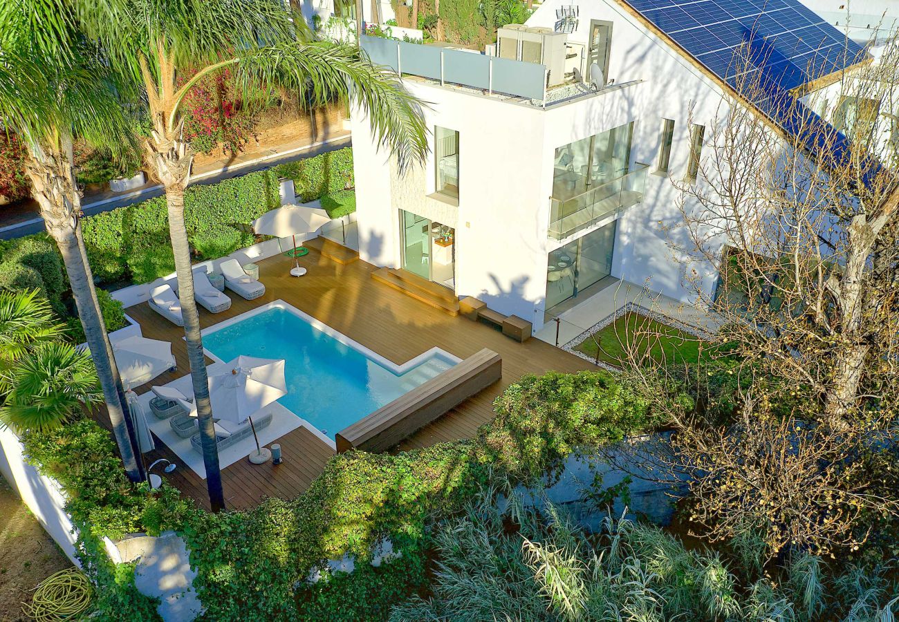 Villa en Marbella - 2244 Luxury Modern Villa with Pool in Puerto Banús