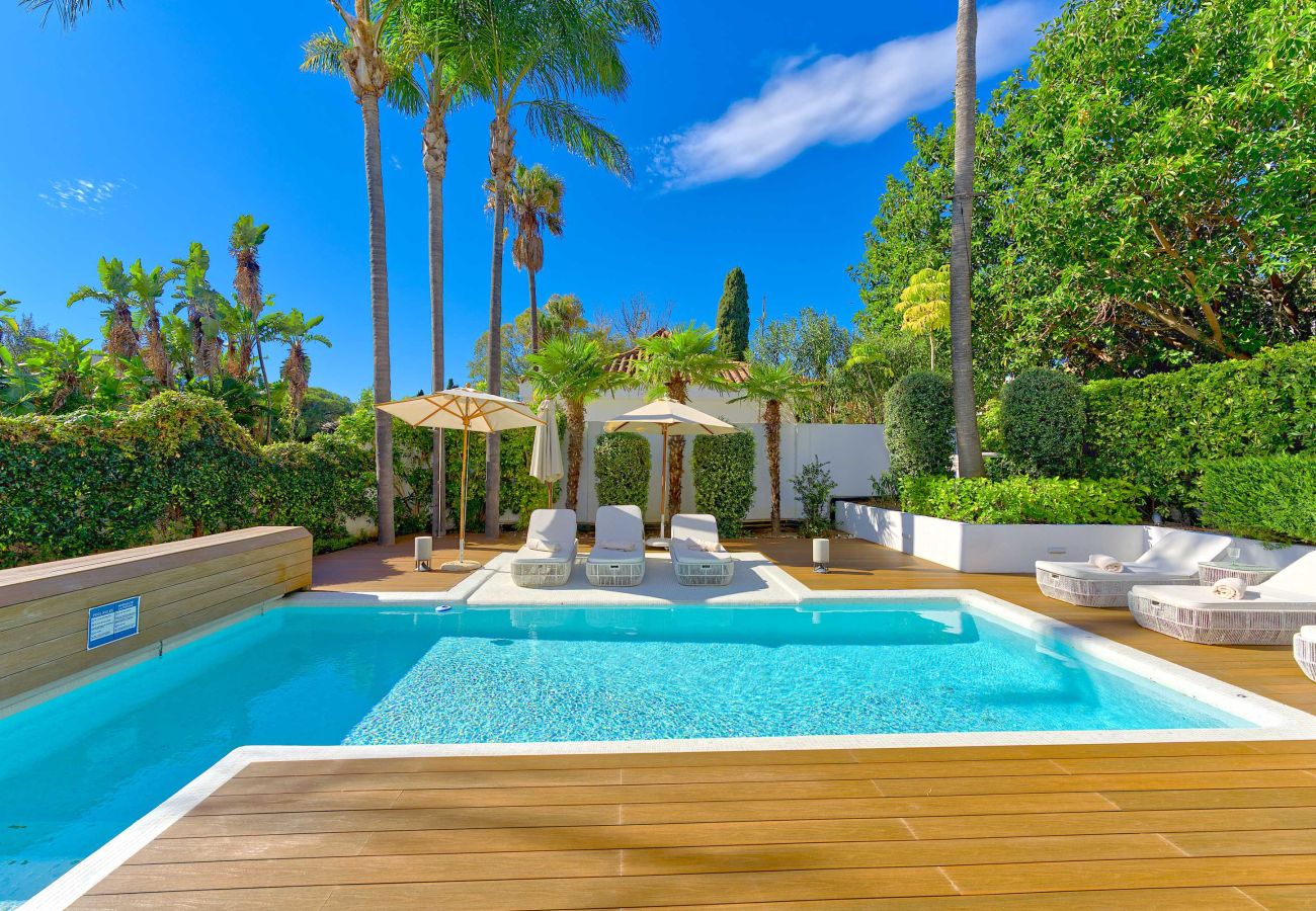 Villa en Marbella - 2244 Luxury Modern Villa with Pool in Puerto Banús
