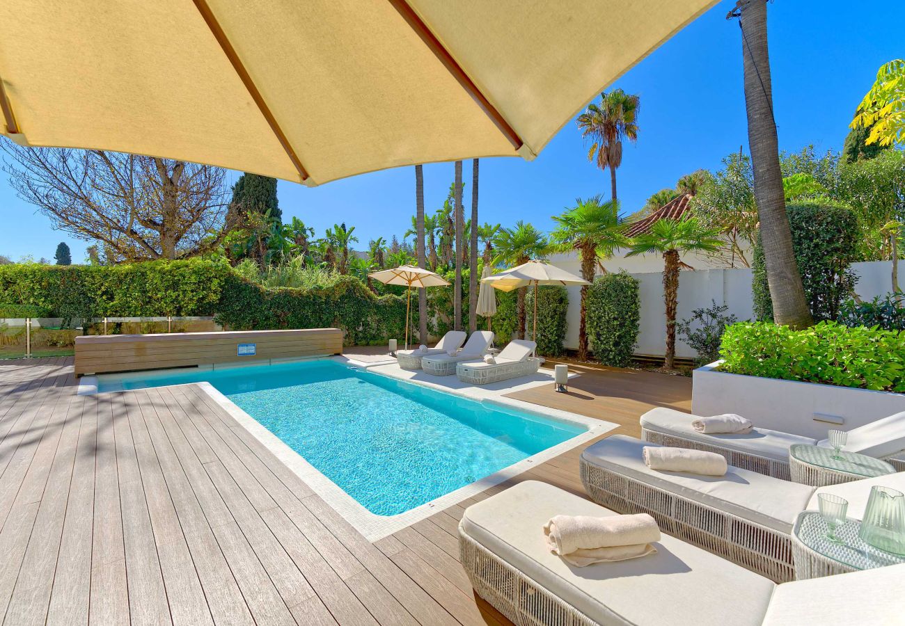 Villa en Marbella - 2244 Luxury Modern Villa with Pool in Puerto Banús