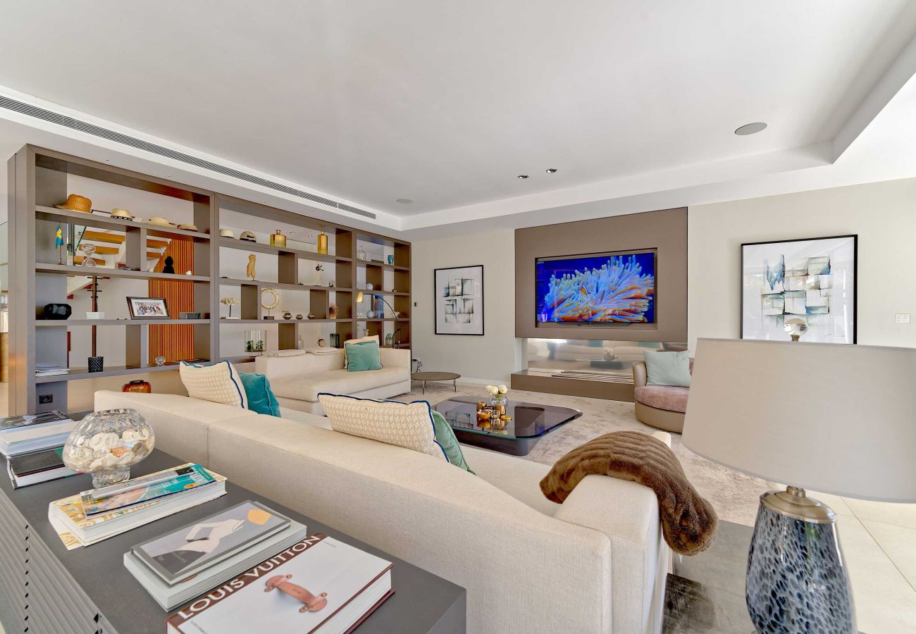 Villa en Marbella - 2244 Luxury Modern Villa with Pool in Puerto Banús