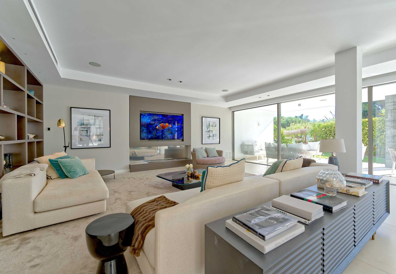 Villa en Marbella - 2244 Luxury Modern Villa with Pool in Puerto Banús