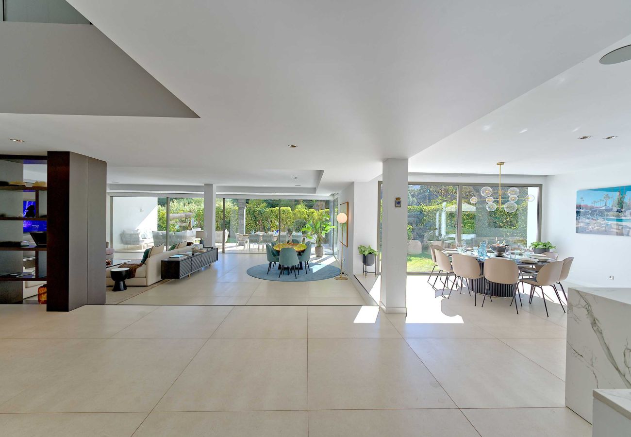 Villa en Marbella - 2244 Luxury Modern Villa with Pool in Puerto Banús
