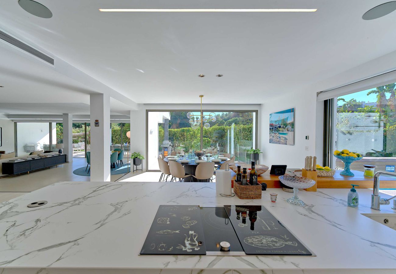 Villa en Marbella - 2244 Luxury Modern Villa with Pool in Puerto Banús