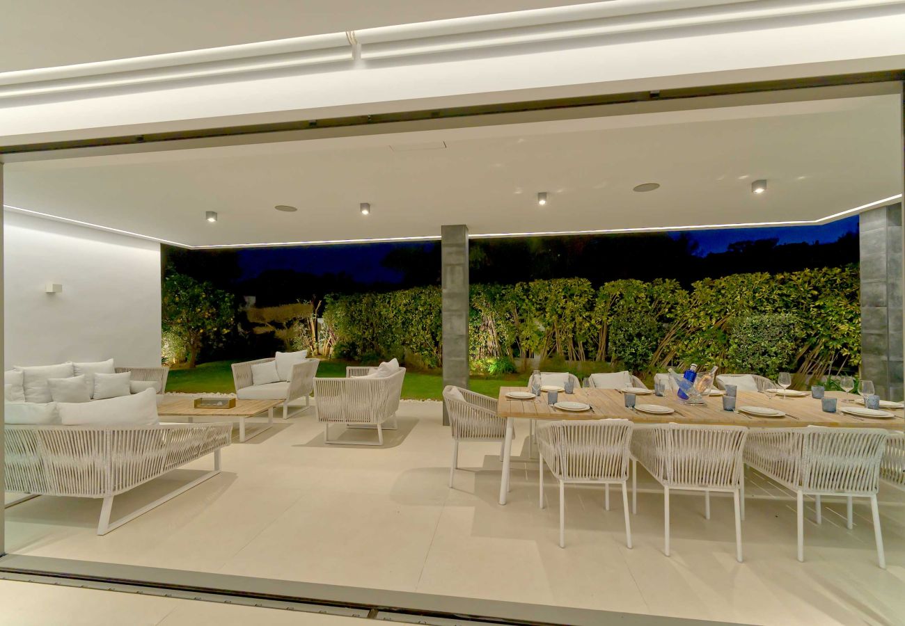 Villa en Marbella - 2244 Luxury Modern Villa with Pool in Puerto Banús