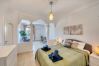 Villa en Marbella - 3077 Luxury Villa with Pool and Views in Elviria,