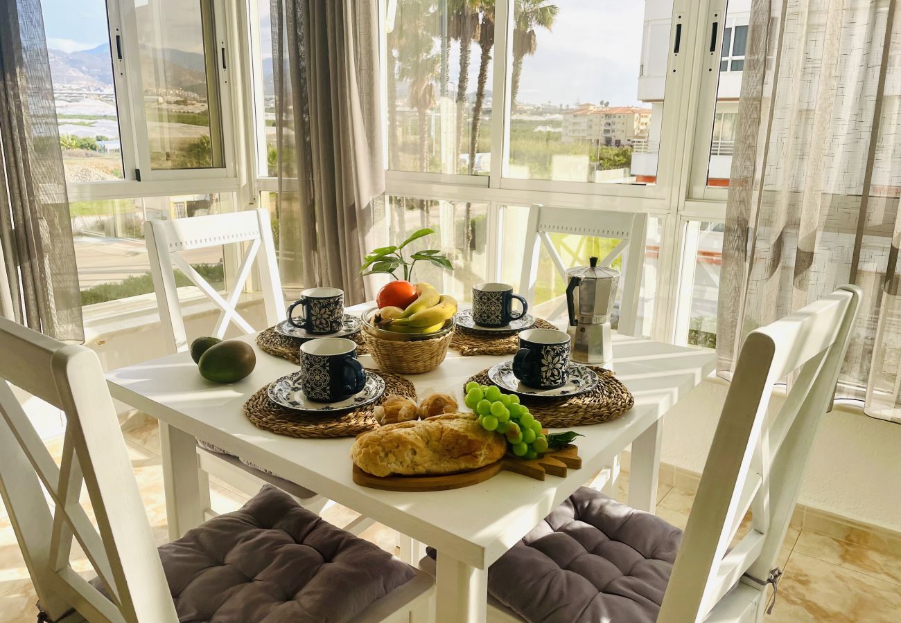Apartamento en Torrox Costa - Alma de Laguna · Vistas al mar y piscina