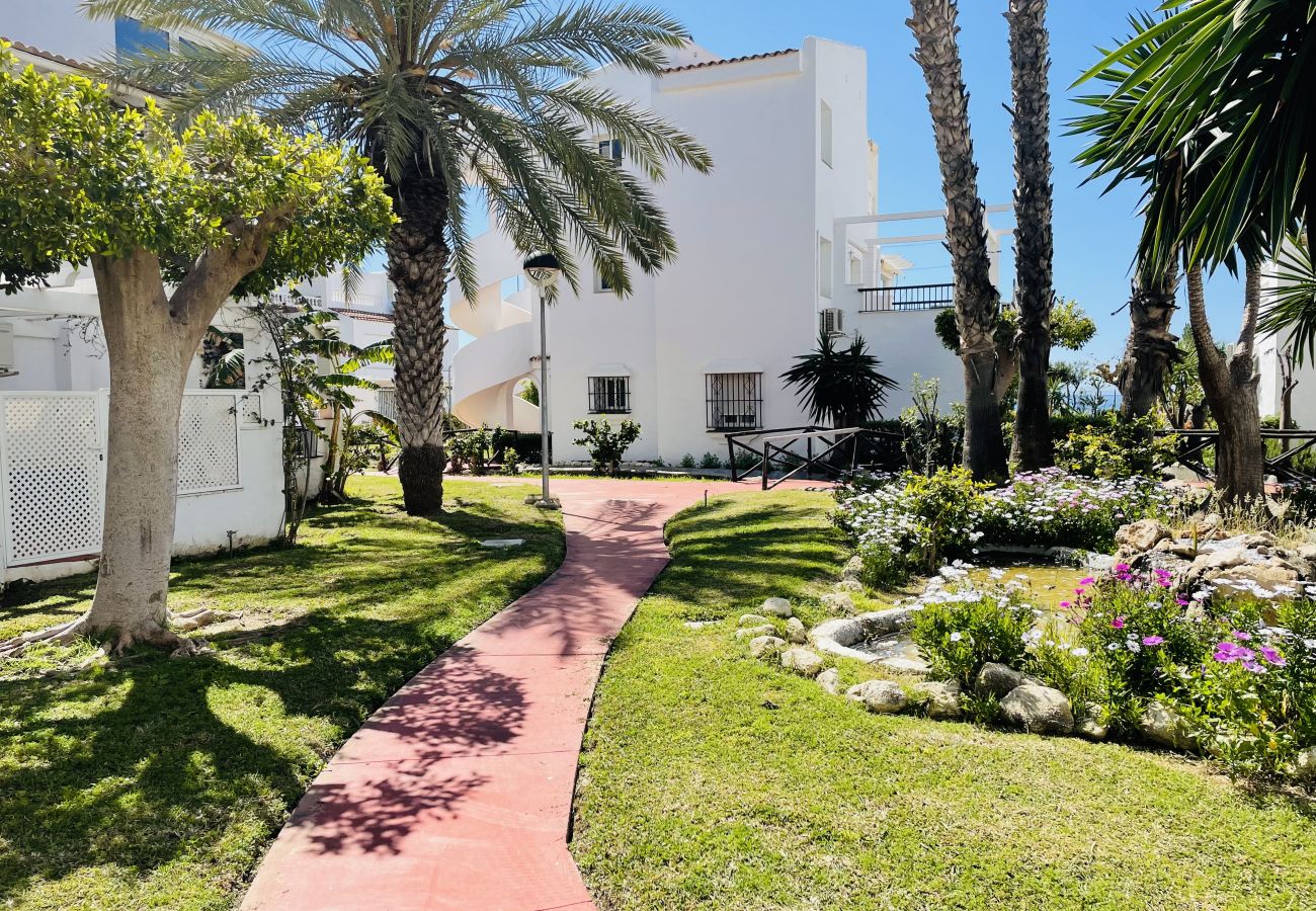 Apartamento en Torrox Costa - Alma de Laguna · Vistas al mar y piscina