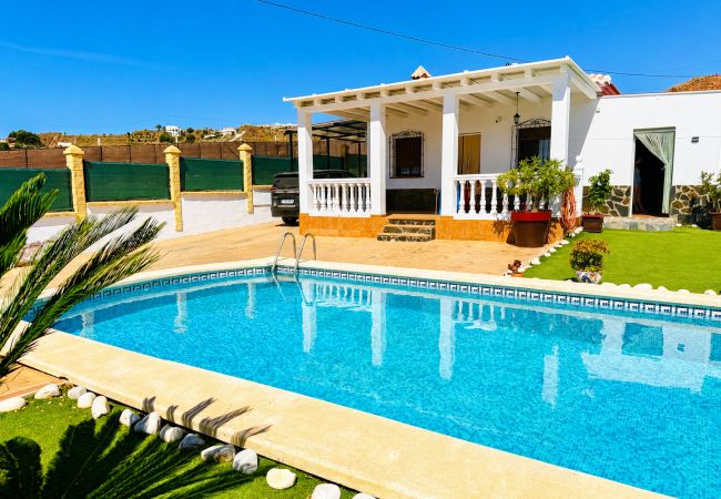 Casa en Torrox Costa - Cortijo las Flores con piscina privada