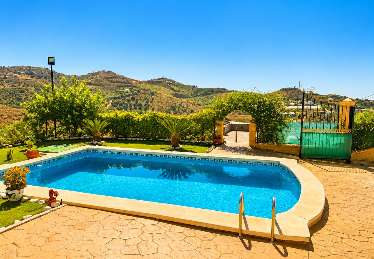 Casa en Torrox Costa - Cortijo las Flores con piscina privada