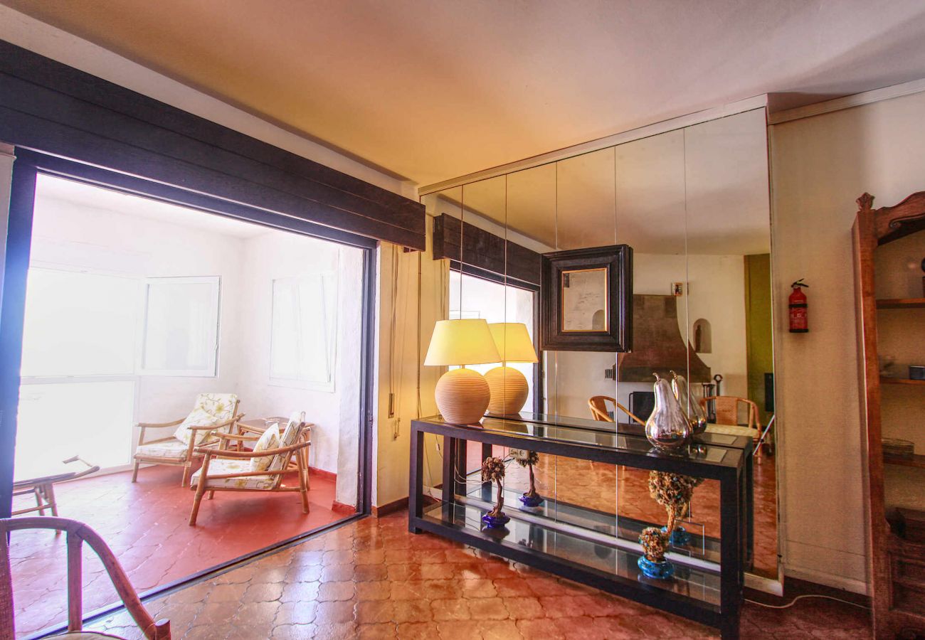 Apartment in Marbella - 1079 Puerto Banus Apartment with Marina View