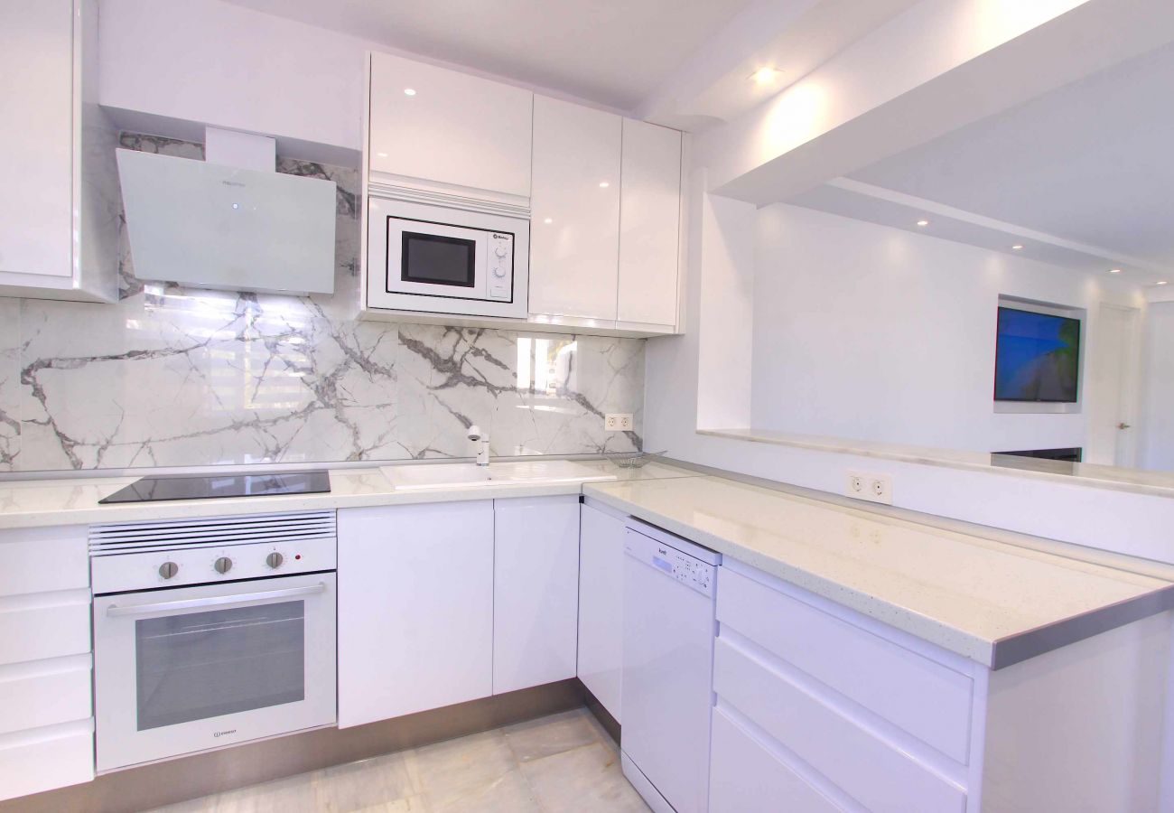 Apartment in Marbella - 1108 Elegant Golden Beach Apartments with sea View