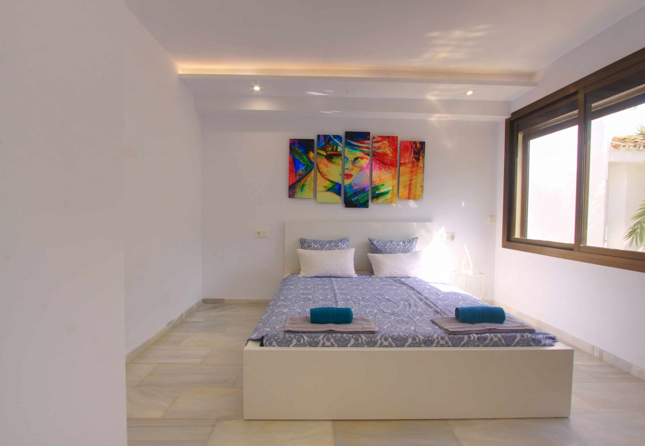 Apartment in Marbella - 1108 Elegant Golden Beach Apartments with sea View