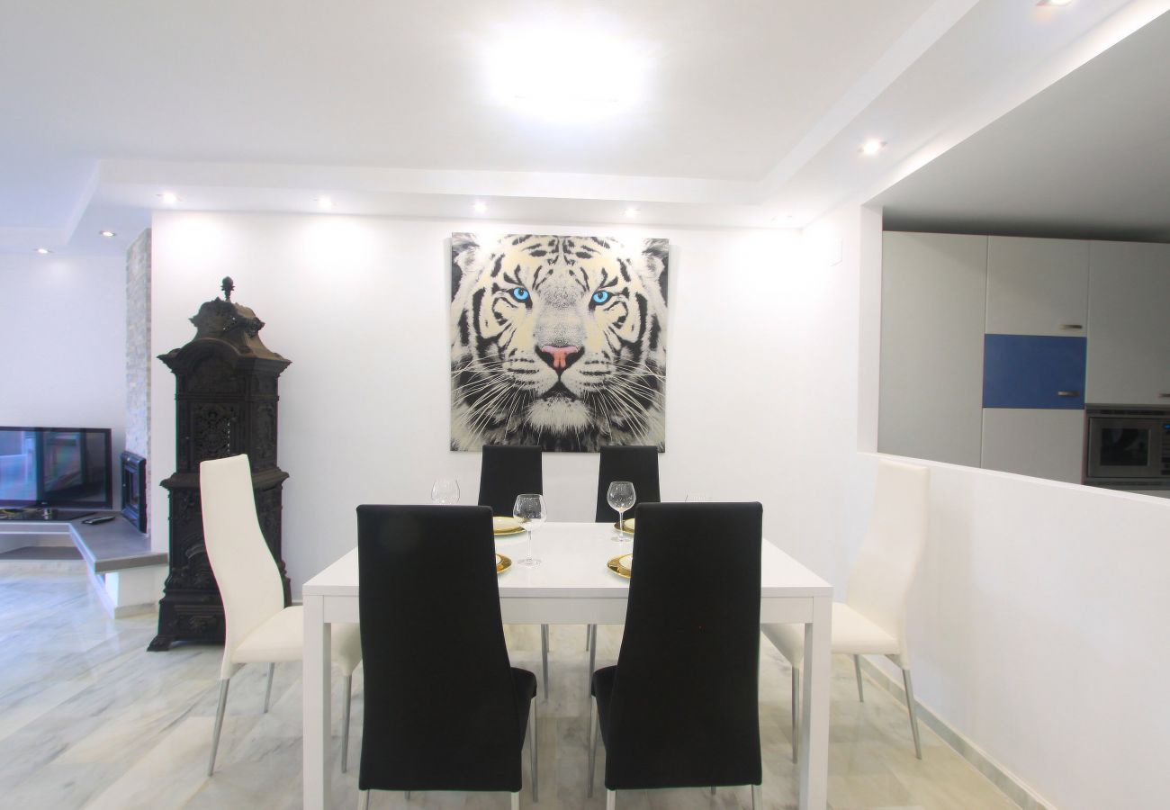 Apartment in Marbella - 1080 Luxury Family Penthouse