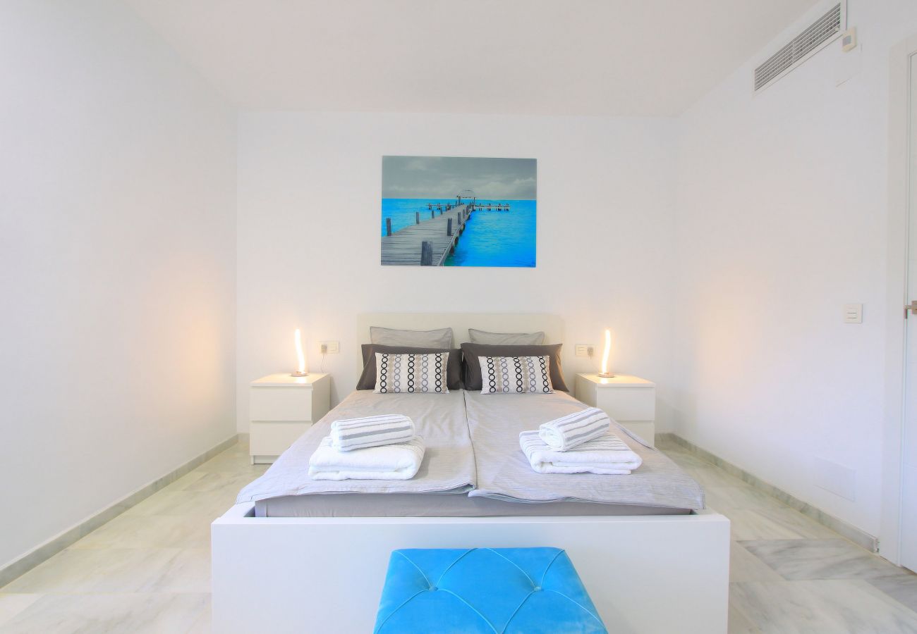 Apartment in Marbella - 1080 Luxury Family Penthouse