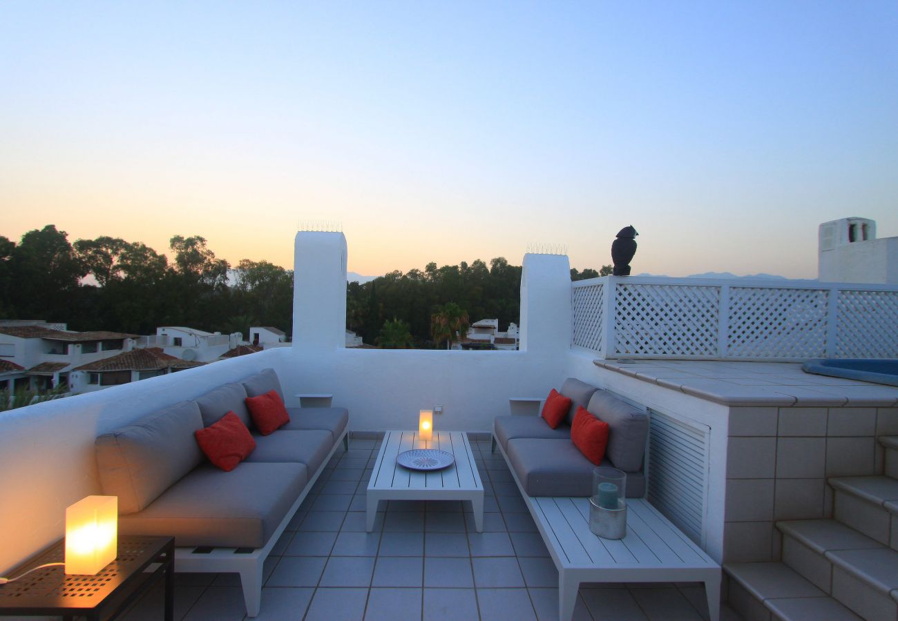 Apartment in Marbella - 1080 Luxury Family Penthouse