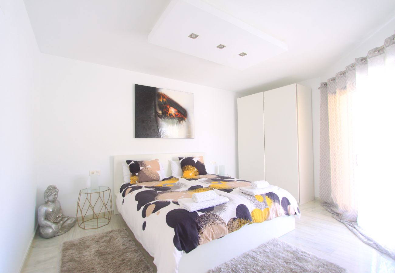 Apartment in Marbella - 1080 Luxury Family Penthouse