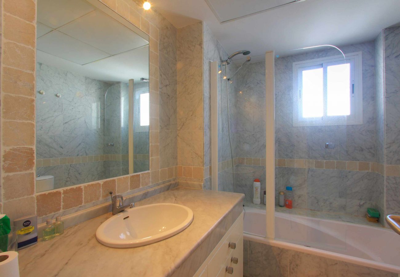Terraced House in Marbella - 1176 Beachfront Paradise in Bahia de Marbella