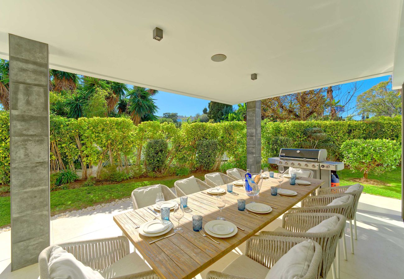 Villa in Marbella - 2244 Luxury Modern Villa with Pool in Puerto Banús