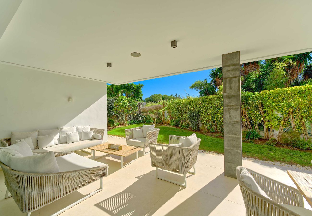 Villa in Marbella - 2244 Luxury Modern Villa with Pool in Puerto Banús