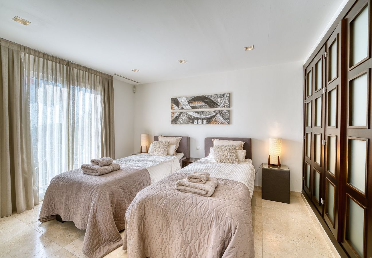 Villa in Marbella - 3055 Family villa close to the beach