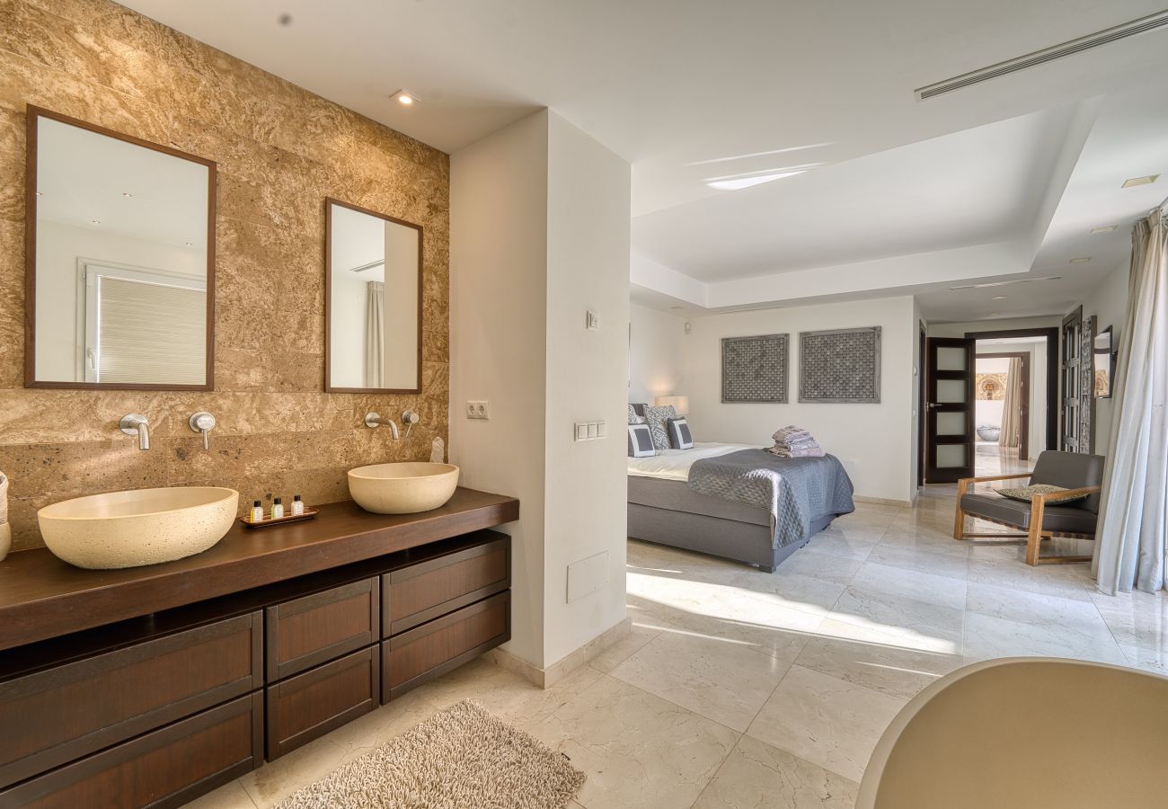 Villa in Marbella - 3055 Family villa close to the beach