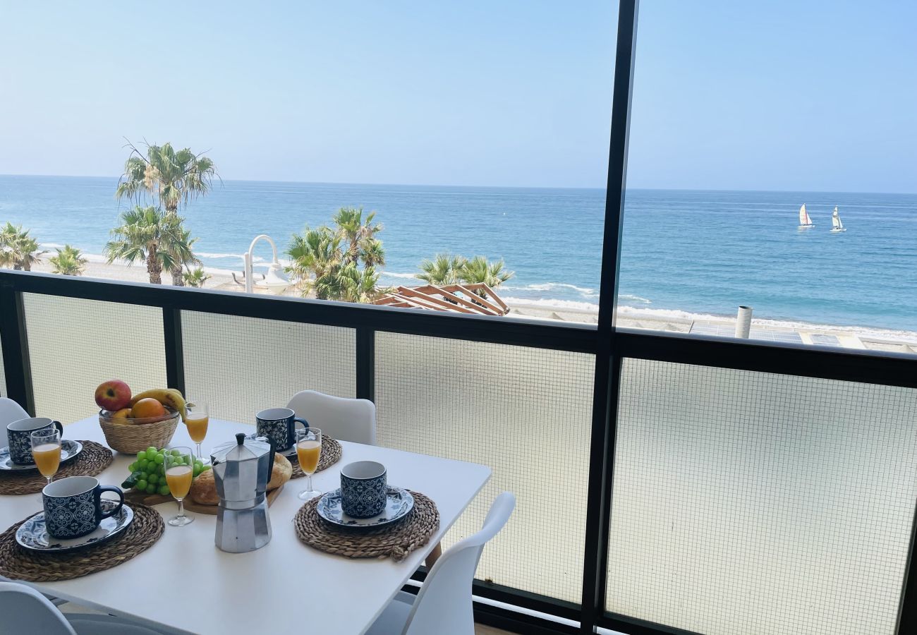 Apartment in La Herradura - Apartamento Sol y Mar la Herradura by At Home Cost