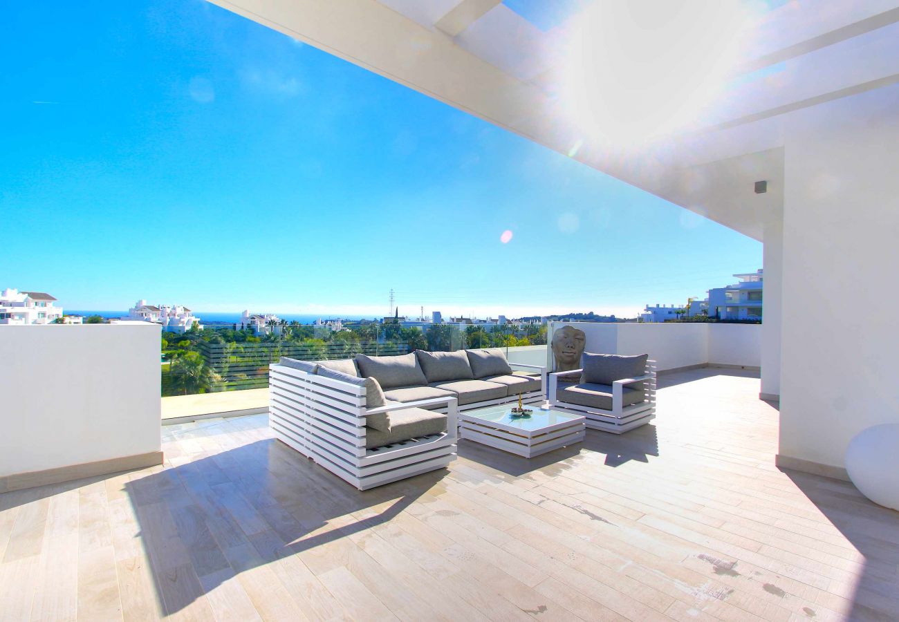 Appartement à Estepona - 2288 Luxury Penthouse with Private Rooftop Pool