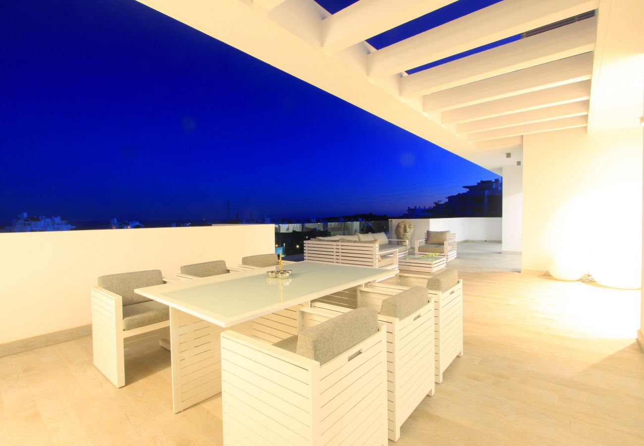 Appartement à Estepona - 2288 Luxury Penthouse with Private Rooftop Pool