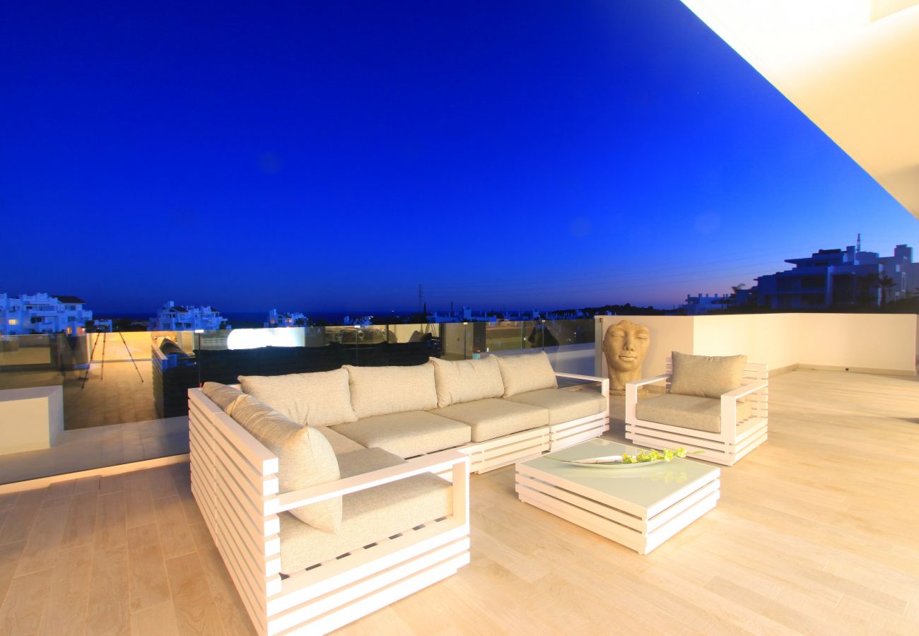 Appartement à Estepona - 2288 Luxury Penthouse with Private Rooftop Pool