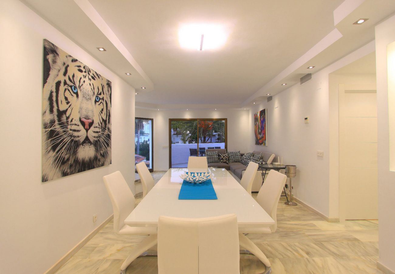 Appartement à Marbella - 1108 Elegant Golden Beach Apartments with sea View