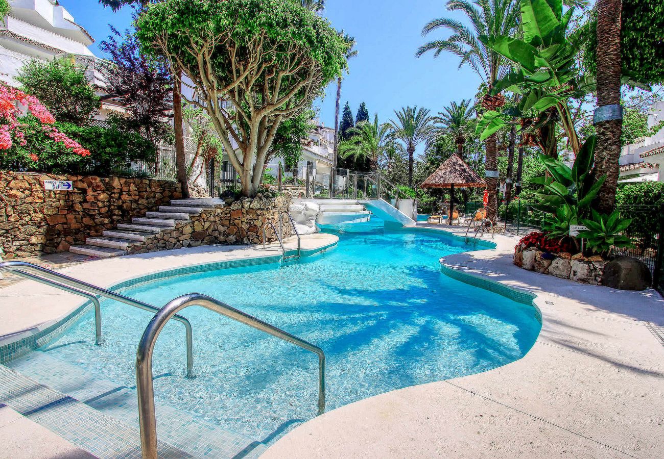 Appartement à Marbella - 1108 Elegant Golden Beach Apartments with sea View