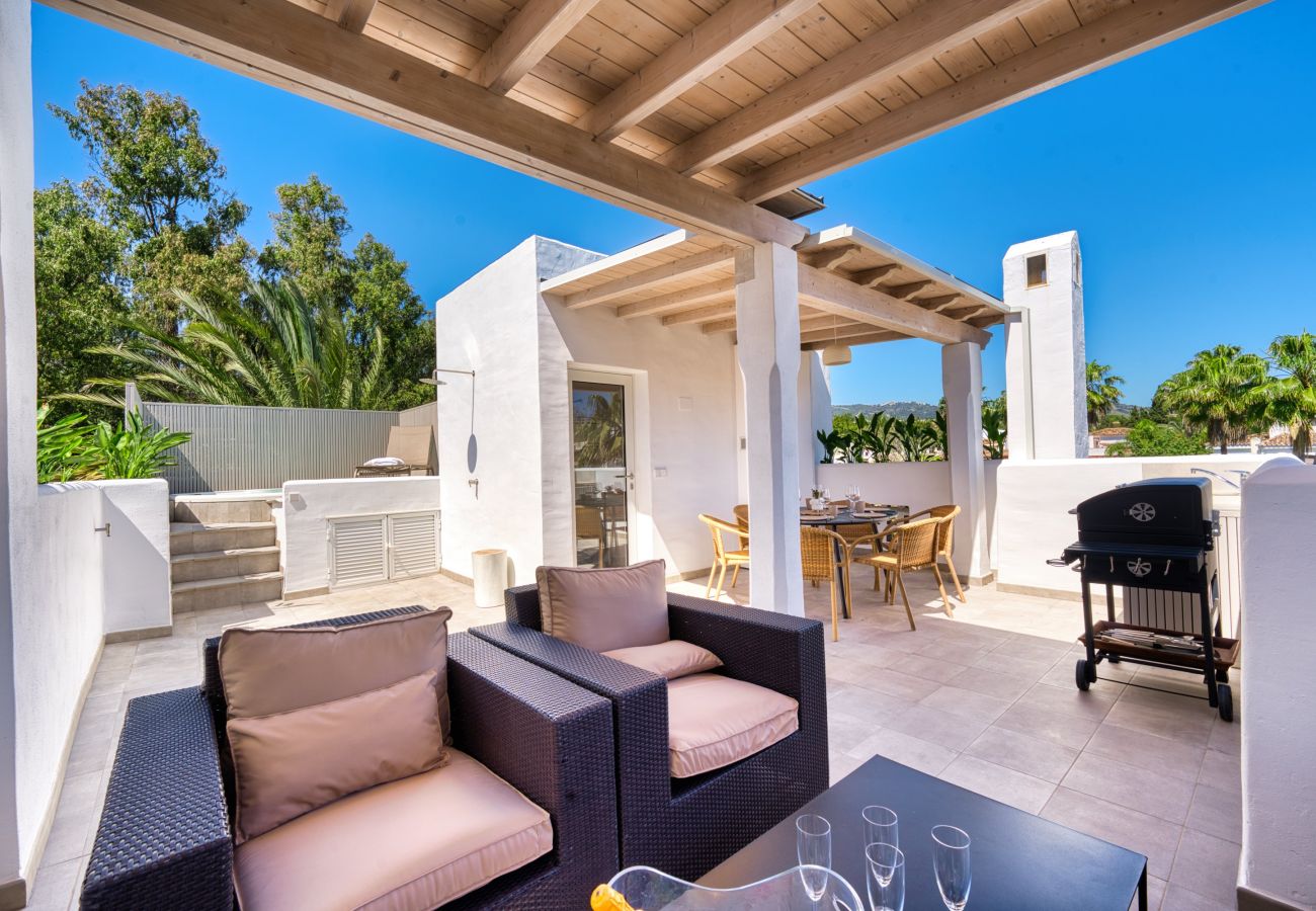 Appartement à Marbella - 1081 Luxurious Beachfront Penthouse with Jacuzzi