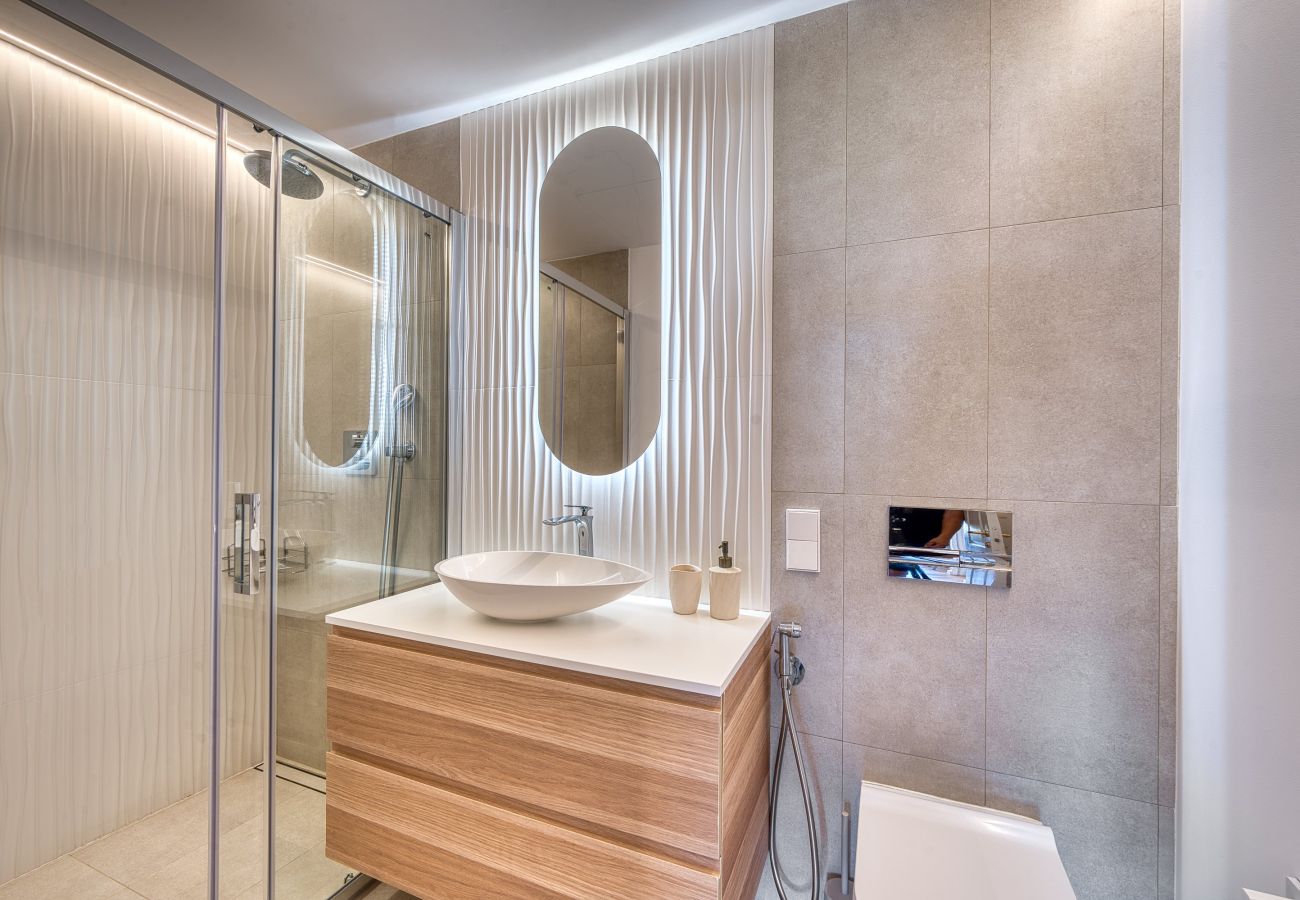 Appartement à Marbella - 1081 Luxurious Beachfront Penthouse with Jacuzzi