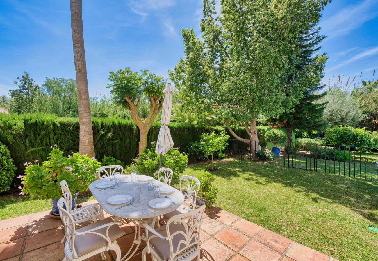 Villa à Estepona - 1106 Luxurious Family Villa with Heated Pool