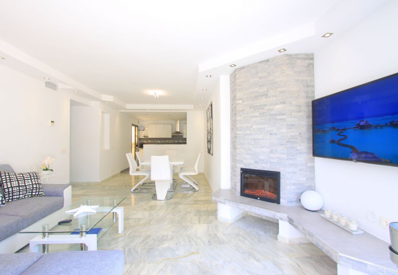 Appartement à Marbella - 1093 Beachfront Luxury at Golden Beach