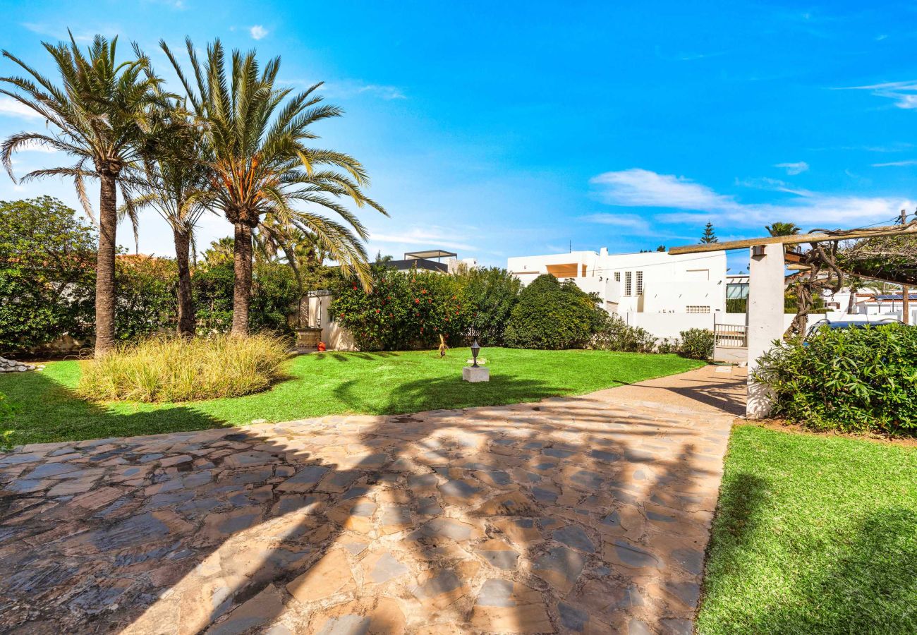 Villa à Marbella - 1100 Stunning Marbesa Beachfront Villa with Garden