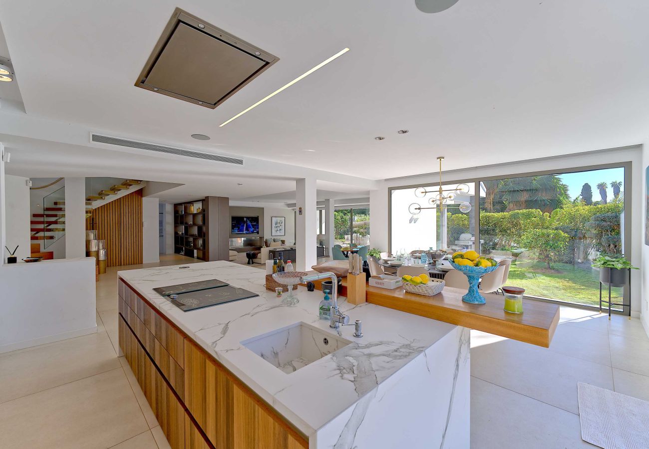 Villa à Marbella - 2244 Luxury Modern Villa with Pool in Puerto Banús